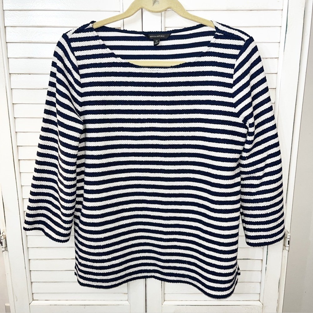 Banana Republic navy & white striped knit 3/4 sleeve sweater medium